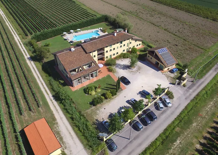 Hotel Tenuta Aganis 3*